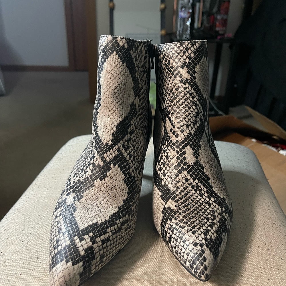 Never worn - Picture 2 of 3